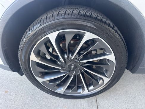 Used 2020 Lincoln Aviator Reserve w/ Equipment Group 202A image 15