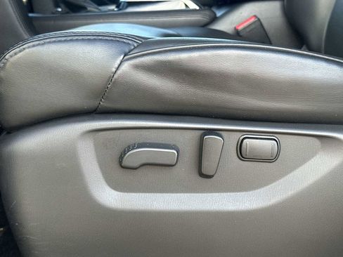 Used 2022 Nissan Armada SV image 14