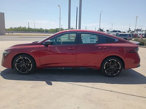 New 2026 Nissan Sentra SR w/ Floor Mat Package FWD image 4