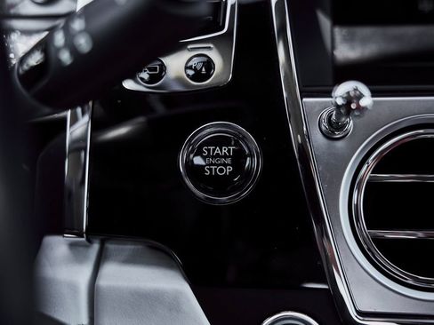 Used 2020 Rolls-Royce Wraith RWD image 54