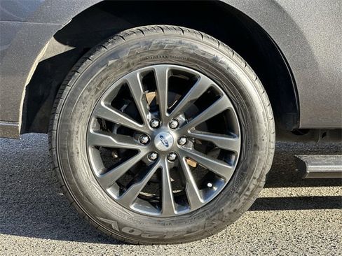 Used 2021 Ford Expedition Limited image 32