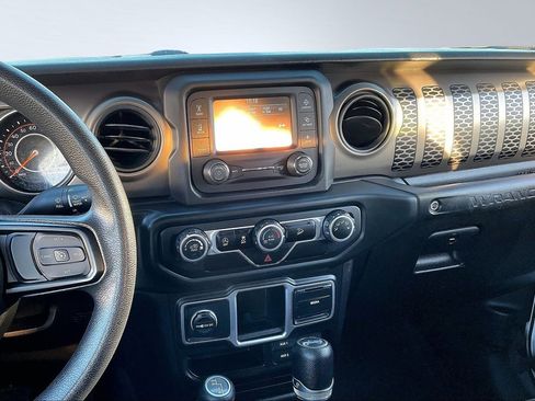 Used 2018 Jeep Wrangler Unlimited Sport image 6