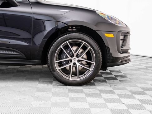 Certified 2026 Porsche Macan AWD/4WD image 33
