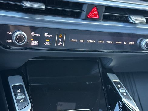 New 2025 Kia Sorento SX Prestige image 17