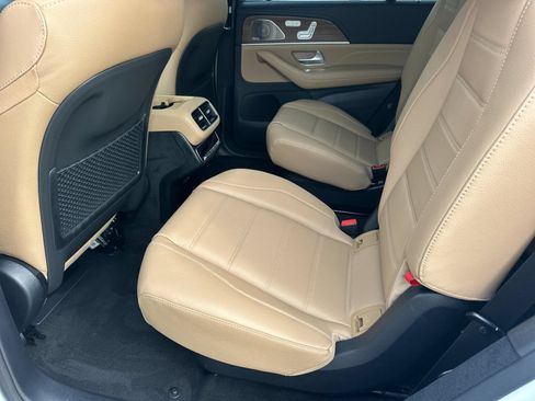 New 2026 Mercedes-Benz GLS 580 4MATIC image 12