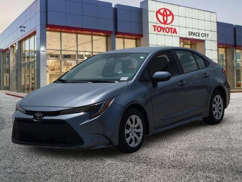 Used 2026 Toyota Corolla LE FWD image 2