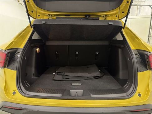 Used 2025 Chevrolet Trax ACTIV w/ Sunroof Package image 15