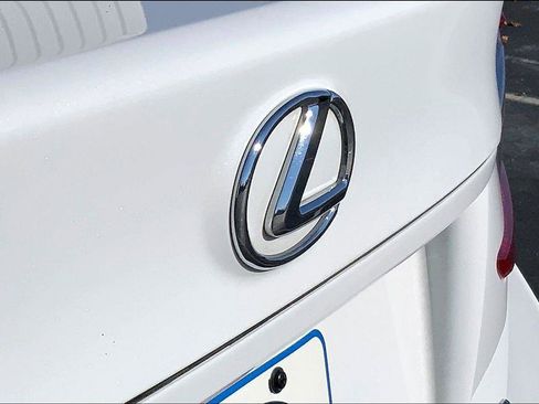 Used 2017 Lexus RC 200t F Sport image 27