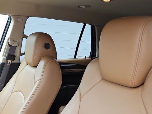 Used 2015 Buick Enclave Leather FWD image 10
