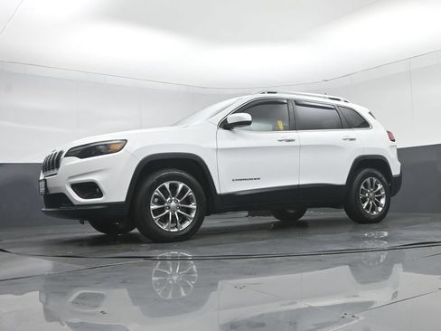 Used 2019 Jeep Cherokee Latitude Plus w/ Cold Weather Group AWD/4WD image 54