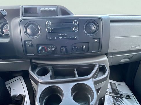 Used 2015 Ford E-350 and Econoline 350 Super Duty image 10