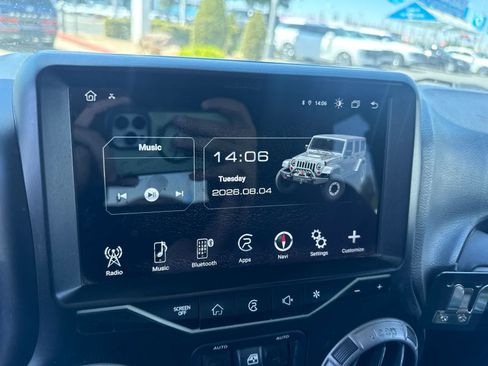 Used 2015 Jeep Wrangler Unlimited Sport w/ Quick Order Package 24S AWD/4WD image 24