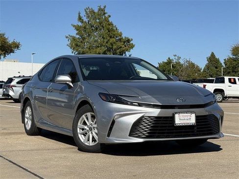 New 2026 Toyota Camry LE FWD image 2