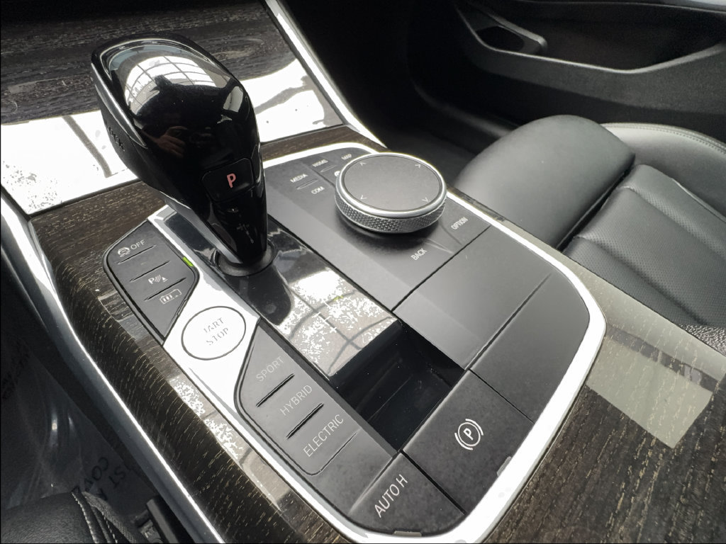Used 2022 BMW 330e w/ Driving Assistance Package RWD image 51