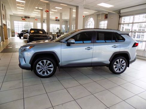 Used 2025 Toyota RAV4 XLE Premium w/ Weather Package FWD image 4
