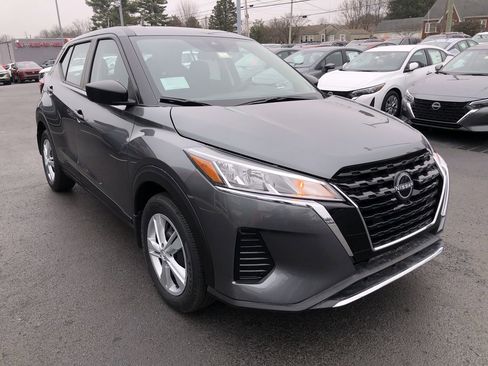 New 2025 Nissan Kicks Play S image 15