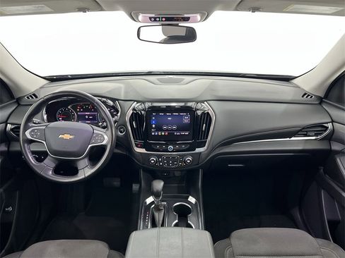 Used 2021 Chevrolet Traverse LT image 18
