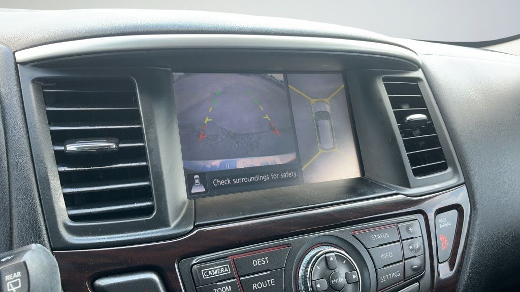 Used 2015 Nissan Pathfinder Platinum FWD image 11