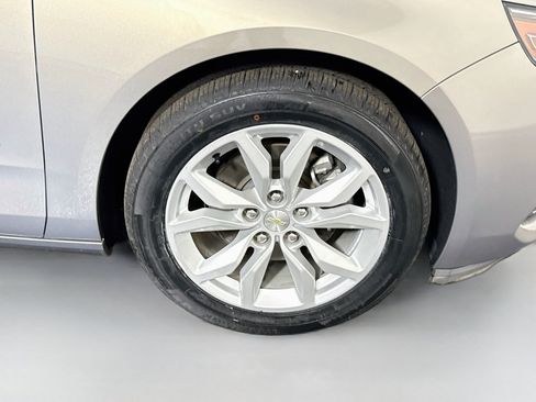 Used 2017 Chevrolet Impala LT w/ Leather Package FWD image 31