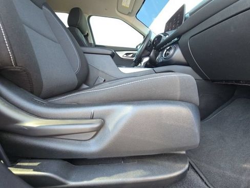 Used 2025 Chevrolet Blazer LT w/ Midnight/Sport Edition FWD image 17
