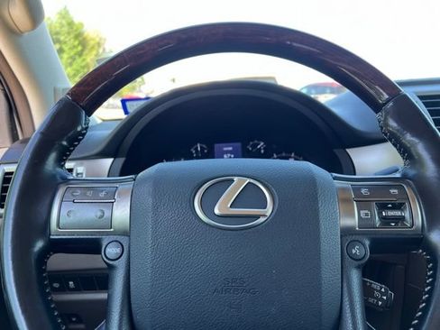 Used 2016 Lexus GX 460 w/ Premium Package AWD/4WD image 17