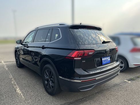 Used 2024 Volkswagen Tiguan SE AWD/4WD image 4