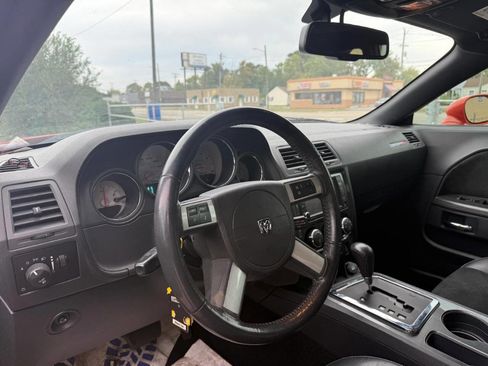 Used 2009 Dodge Challenger SRT8 w/ SRT Option Group II image 17