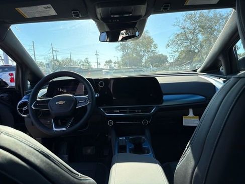 New 2026 Chevrolet Equinox EV LT image 26