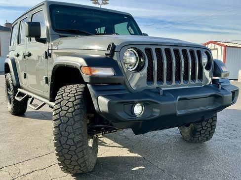 Used 2022 Jeep Wrangler Unlimited Sport image 2