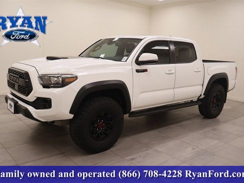 Used 2019 Toyota Tacoma TRD Pro image 2