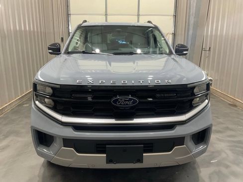 Used 2026 Ford Expedition Max Platinum w/ Platinum Ultimate Package AWD/4WD image 5
