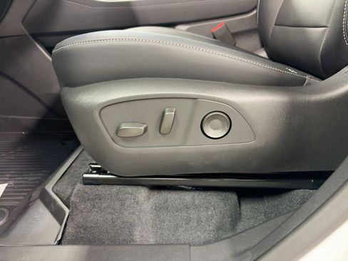 New 2026 Chevrolet Traverse LT w/ Sun and Wheel Package image 13