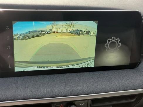 Certified 2025 Nissan Kicks SV image 29