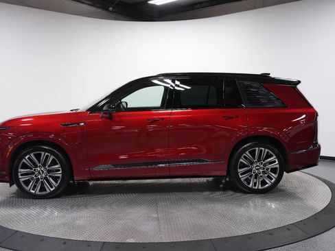 Used 2026 Cadillac Vistiq Platinum w/ LPO, Floor Liner Package AWD/4WD image 7