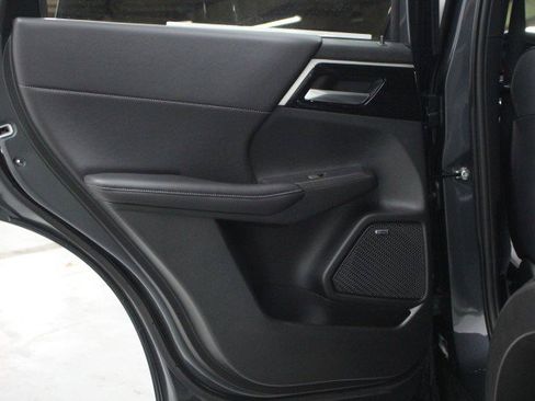 New 2025 Mitsubishi Outlander SE image 26