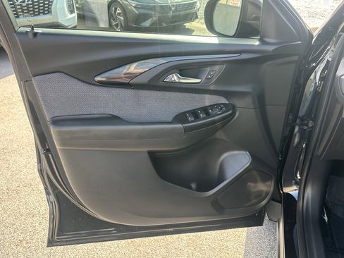 Used 2022 Chevrolet TrailBlazer LT w/ Convenience Package image 13