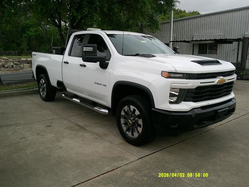 Used 2024 Chevrolet Silverado 2500 Custom w/ Custom Value Package AWD/4WD image 5