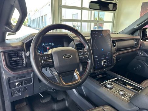 Used 2022 Ford Expedition Limited AWD/4WD image 18