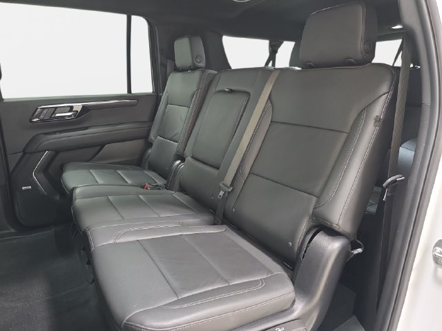 Used 2025 Chevrolet Suburban LT w/ Comfort Package AWD/4WD image 13