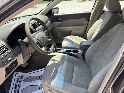 Used 2011 Ford Fusion SE FWD image 4