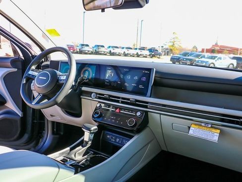 New 2025 Hyundai Tucson SEL image 15