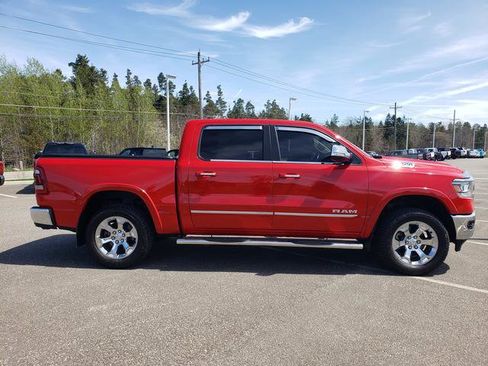 Used 2022 RAM 1500 Laramie AWD/4WD image 2