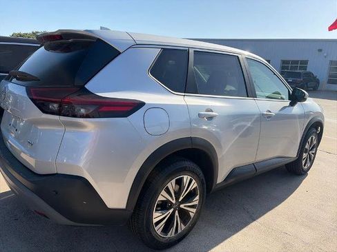 Certified 2023 Nissan Rogue SV FWD image 2