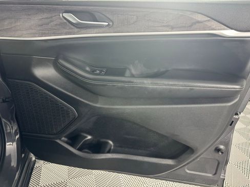 Used 2023 Jeep Grand Cherokee L Limited w/ Luxury Tech Group II image 31