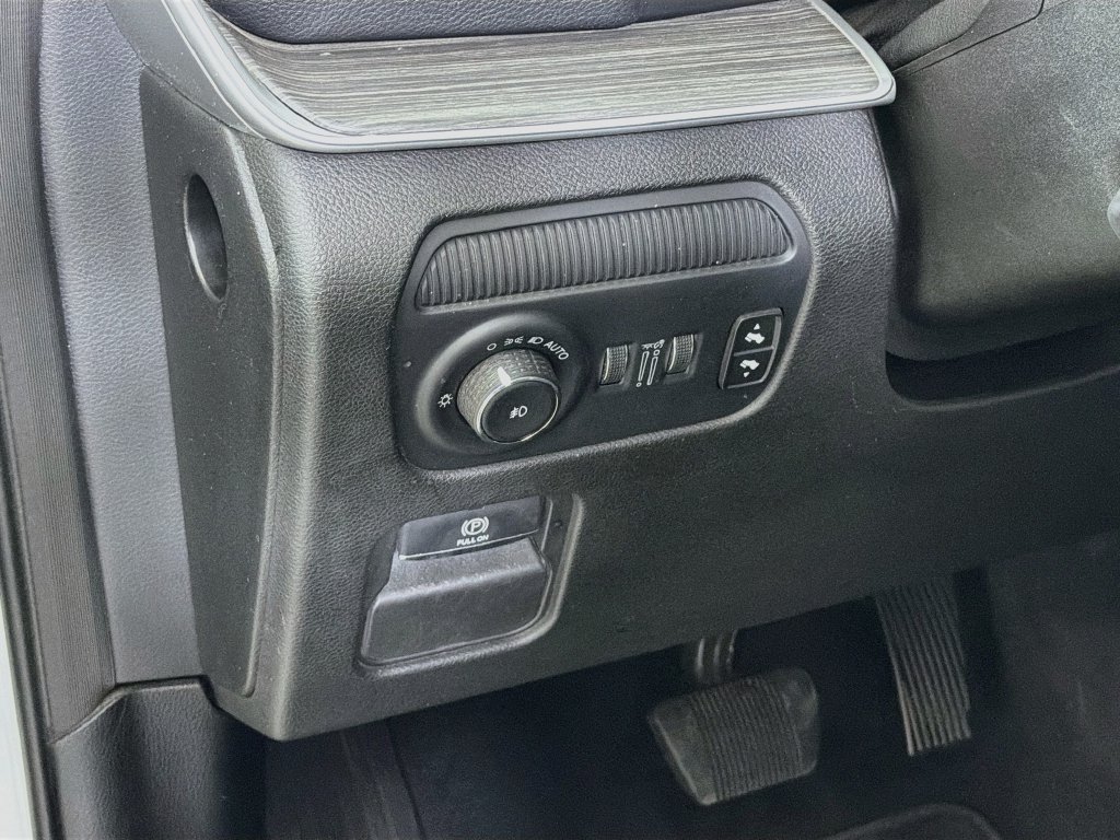 Used 2024 Jeep Wagoneer Series II AWD/4WD image 13