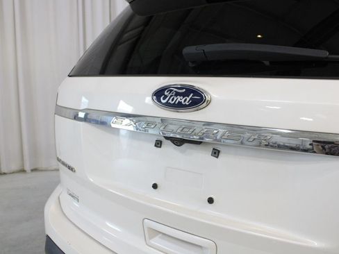 Used 2015 Ford Explorer Limited w/ Equipment Group 302A AWD/4WD image 33