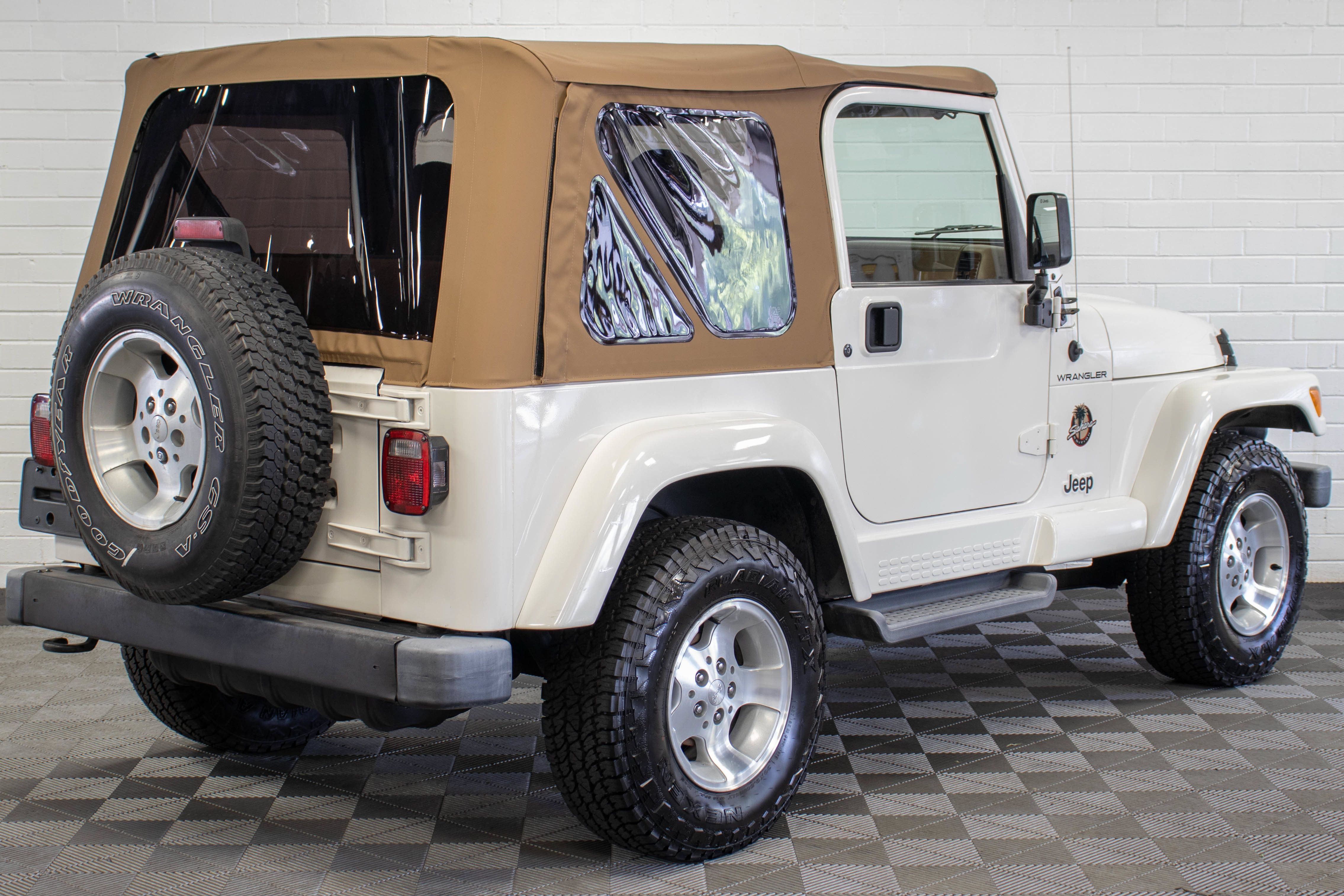 Used 2002 Jeep Wrangler Sahara AWD/4WD image 3
