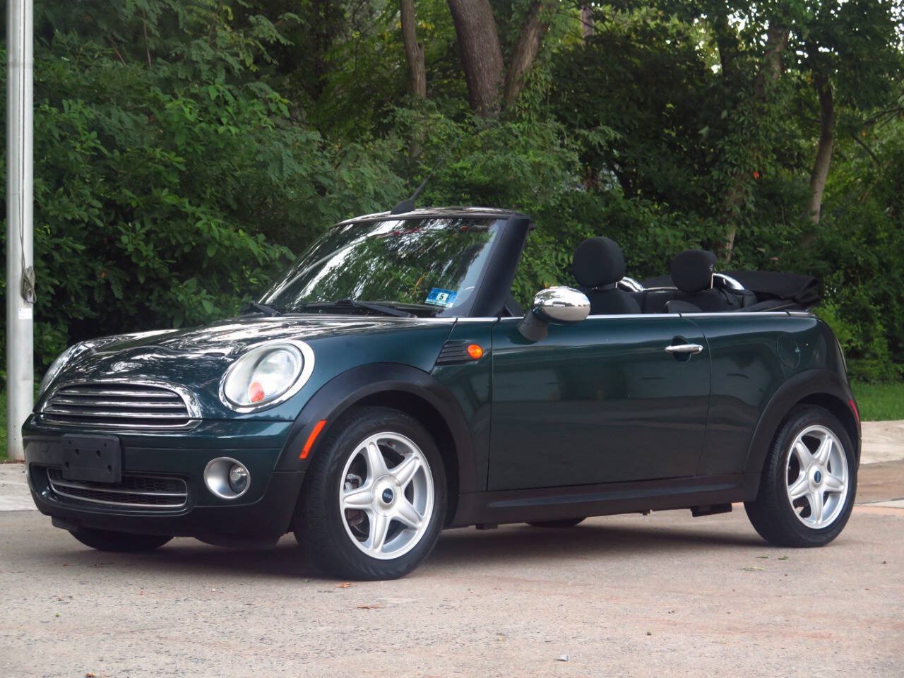 Used 2010 MINI Cooper Convertible FWD image 1