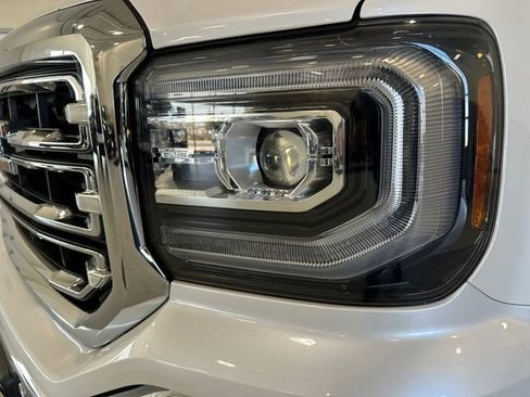 Used 2018 GMC Sierra 1500 SLT image 16