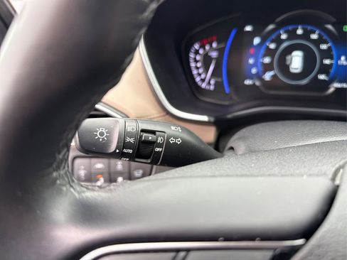 Used 2020 Hyundai Santa Fe Limited image 18
